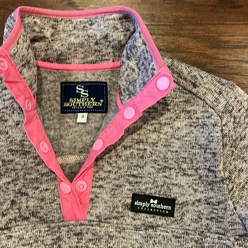 Simply Southern pink/black heather pullover small - Picture 2 of 4